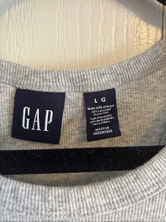 GAP Light Gray Ribbed Cropped Tank - Picture 2 of 2